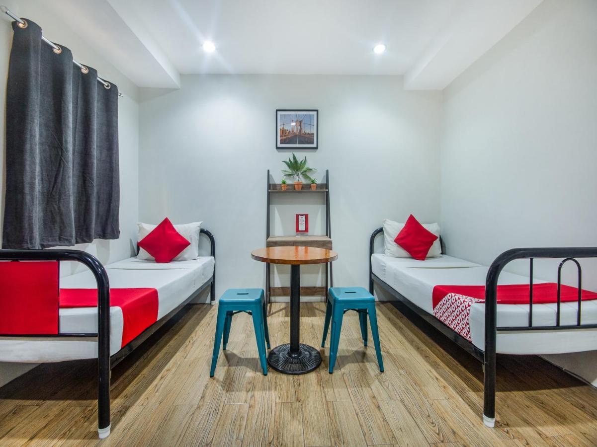 Oyo 443 Maria Cristina Arcade Suites Cebu Екстериор снимка