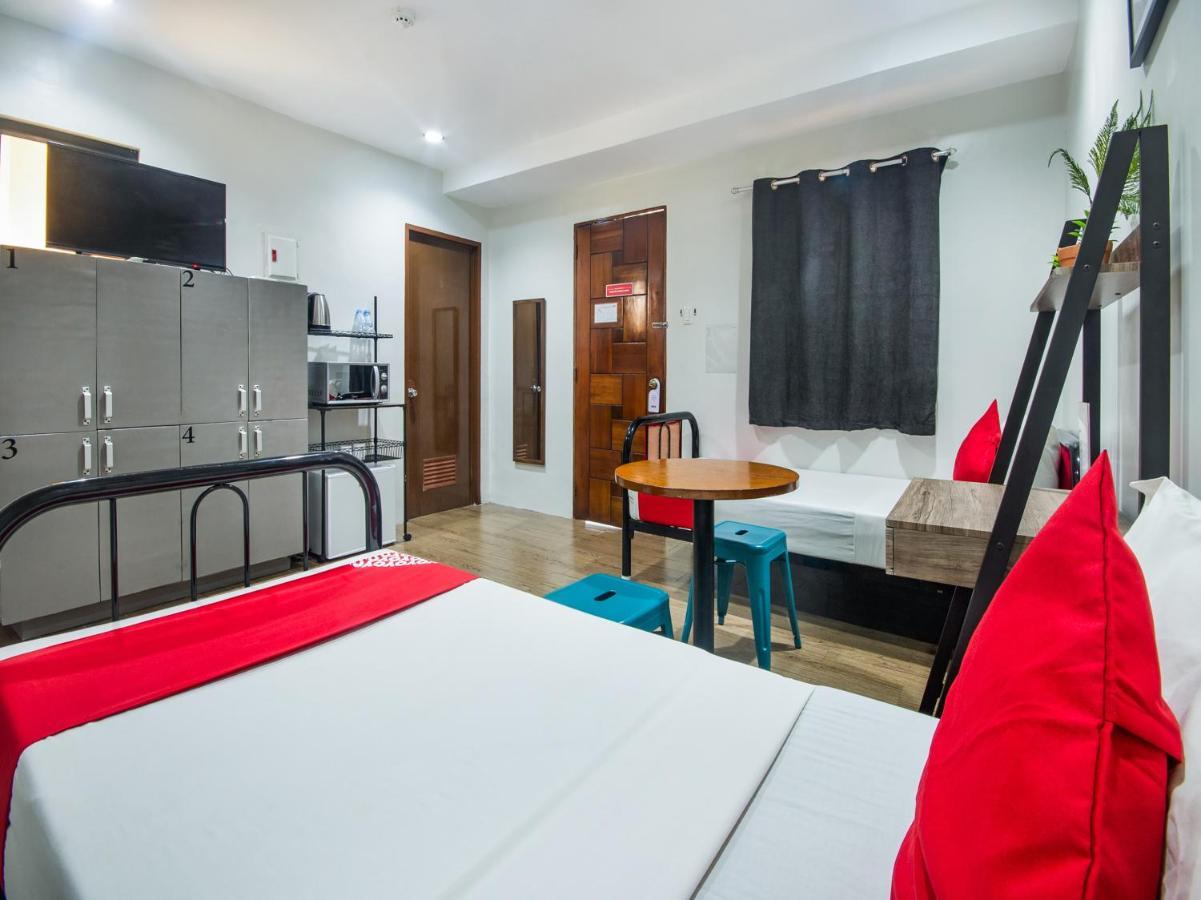 Oyo 443 Maria Cristina Arcade Suites Cebu Екстериор снимка