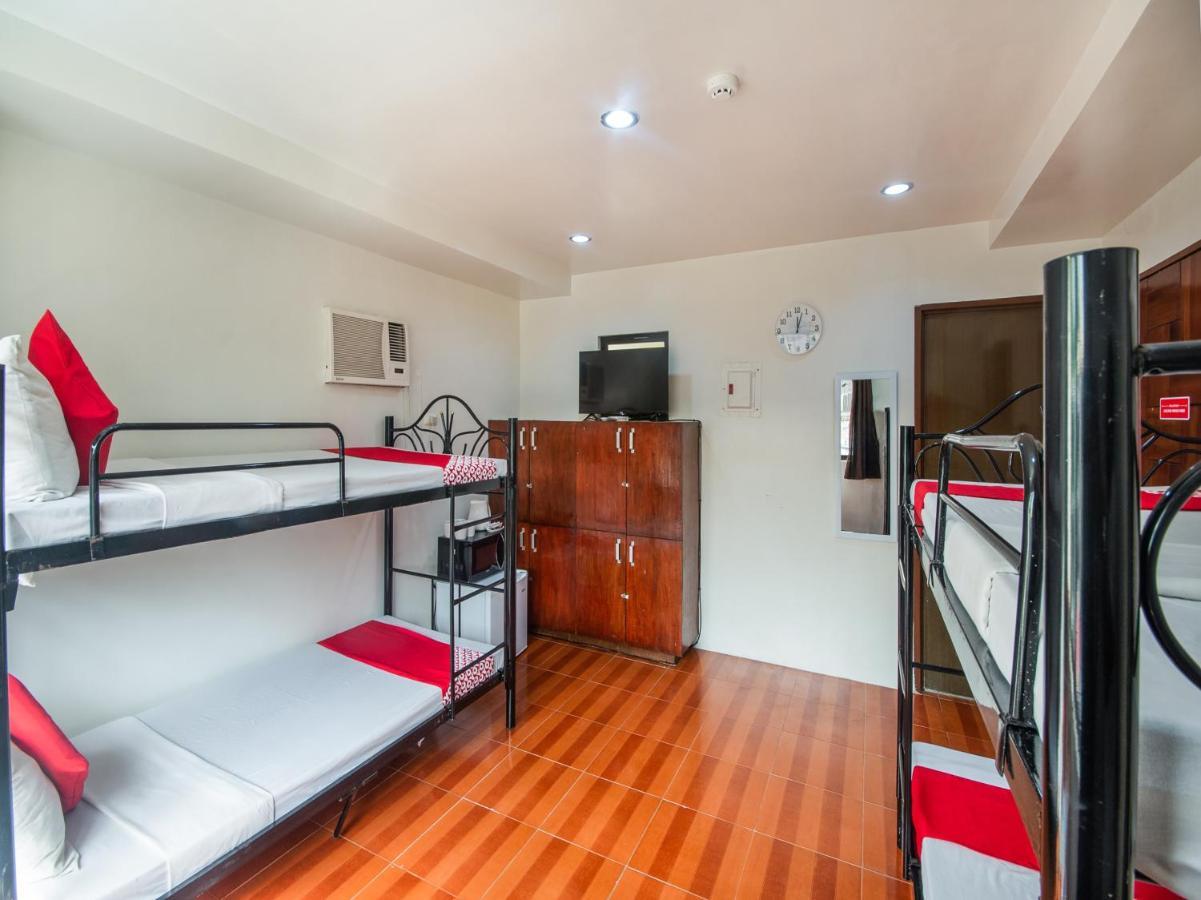 Oyo 443 Maria Cristina Arcade Suites Cebu Екстериор снимка