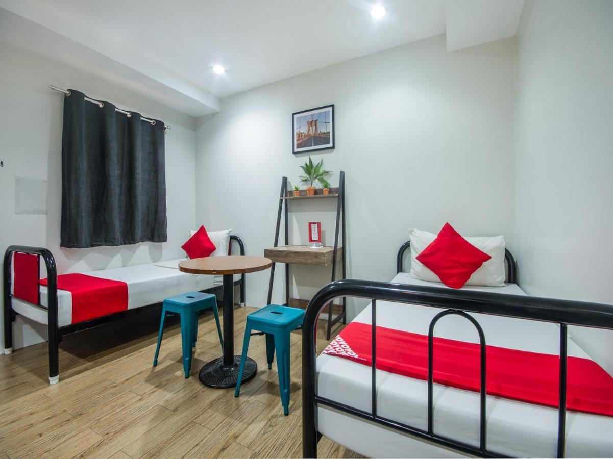 Oyo 443 Maria Cristina Arcade Suites Cebu Екстериор снимка