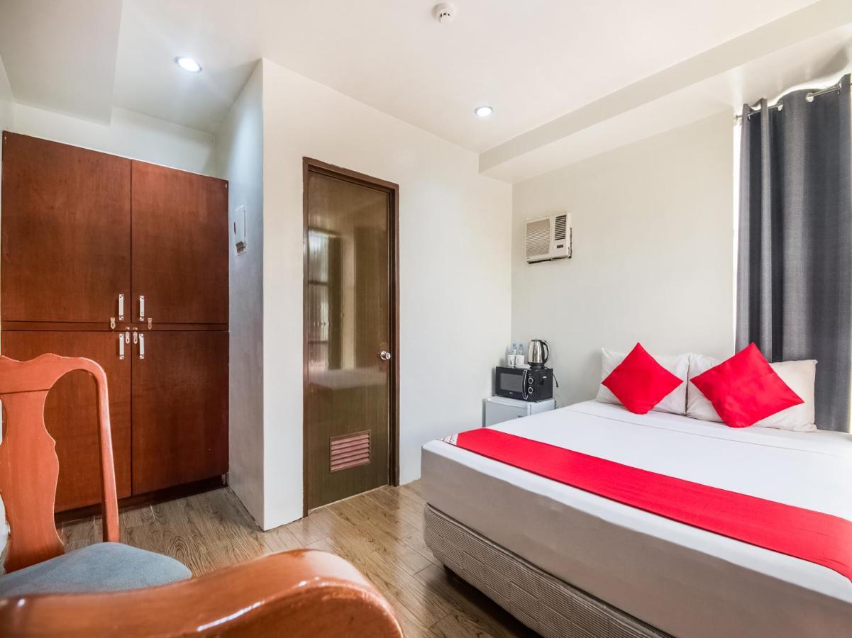 Oyo 443 Maria Cristina Arcade Suites Cebu Екстериор снимка